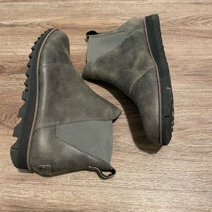 Sorel Harlow Chelsea Boots